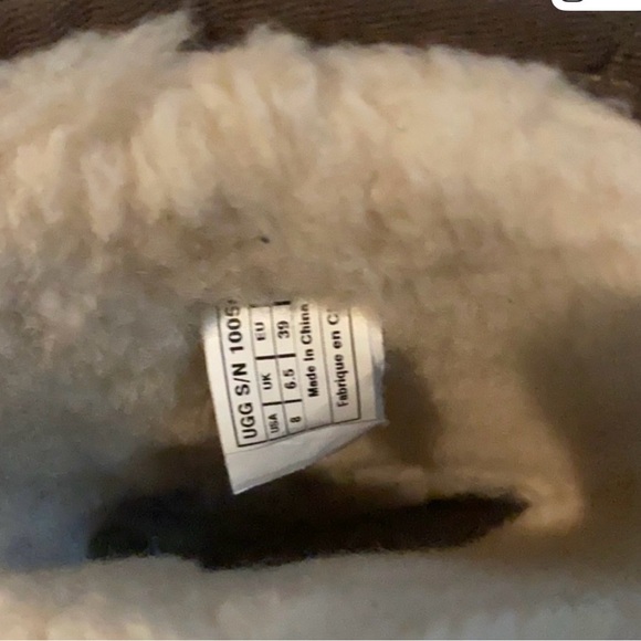 UGG Classic Brown Winter Boots - Picture 6 of 8